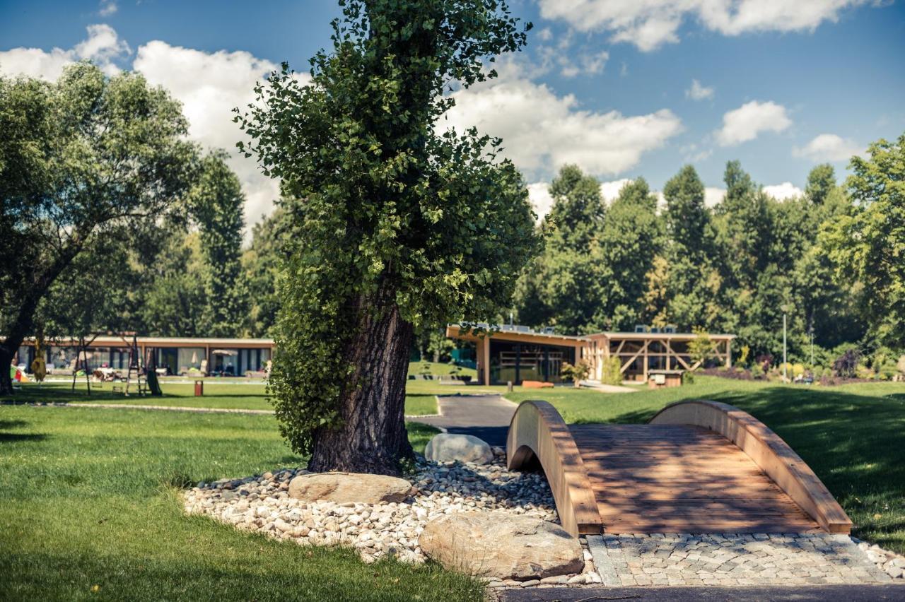 Villa Resort & Organic Spa - Luxusni Apartman S Virivkou Ceske Budejovice Eksteriør billede